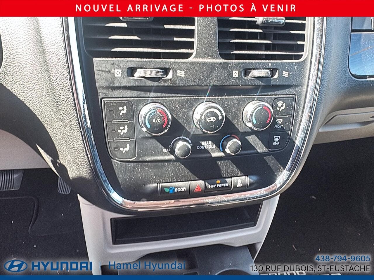 2016 Dodge Grand Caravan Black Saint-Eustache - photo #8