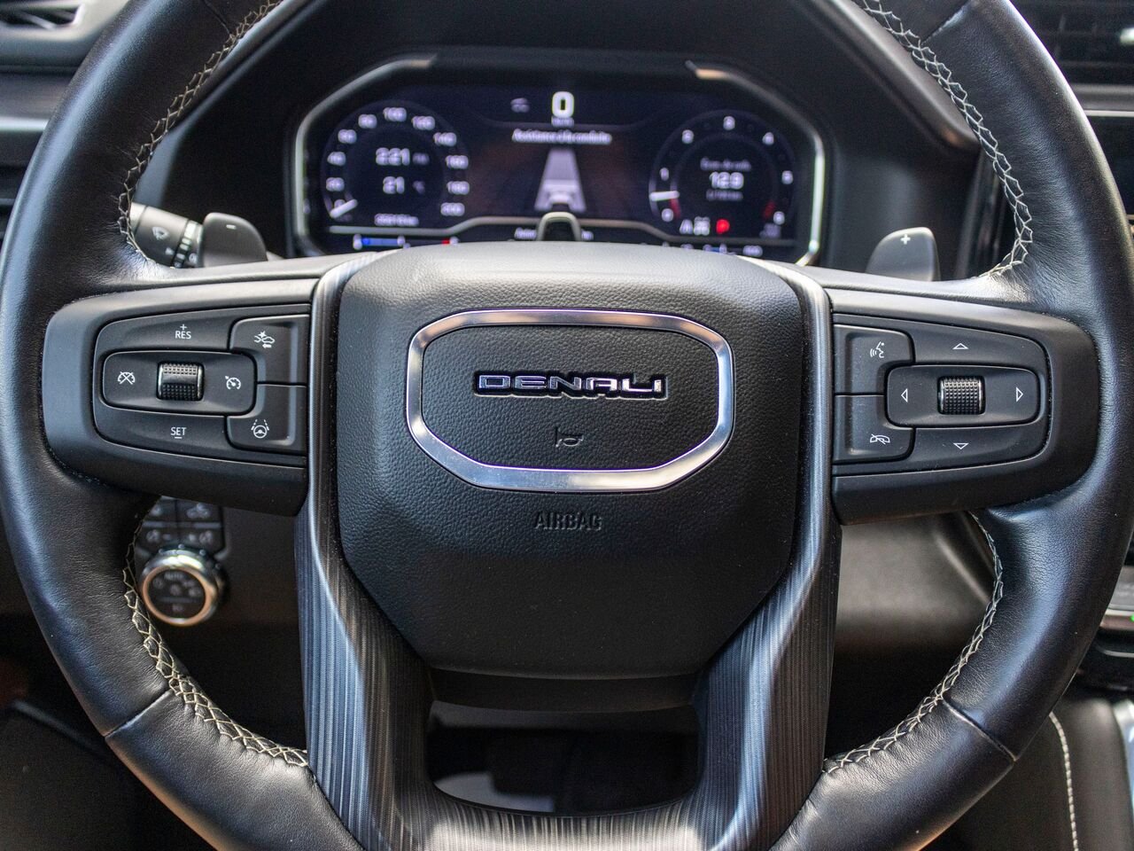 GMC Sierra 1500 Denali Ultimate cabine multiplace 4RM 2025 Noir Châteauguay - photo #10