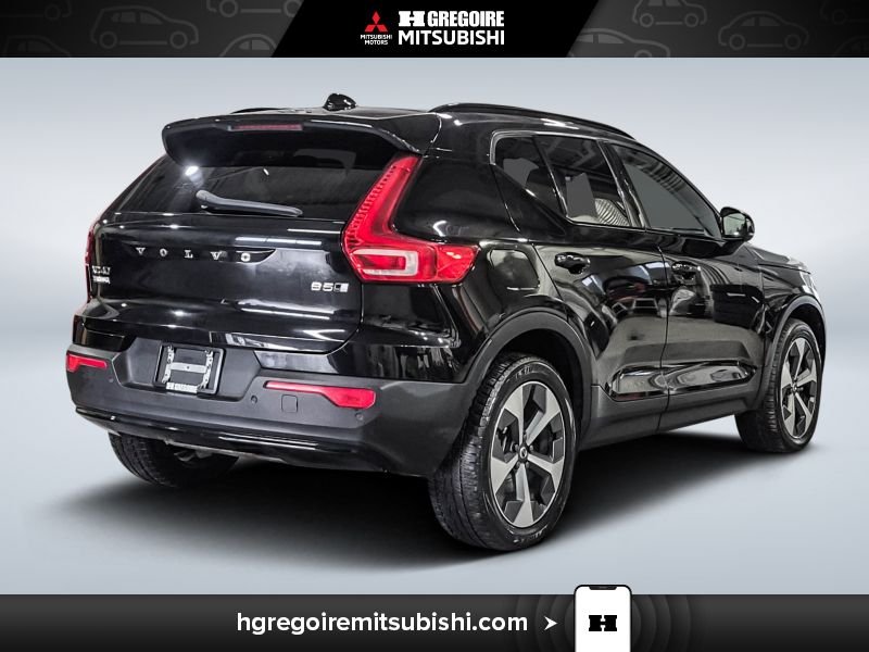 2023 Volvo XC40 Black Laval - photo #8