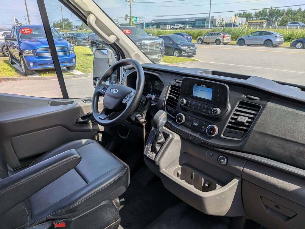 2022 Ford Transit Cargo Van T-250 130" Med Rf 9070 GVWR RWD White Val-David - photo #21