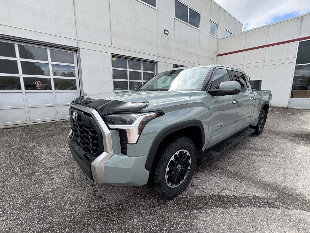 2023 Toyota TUNDRA LIMITED Green Mont-Laurier - photo #0