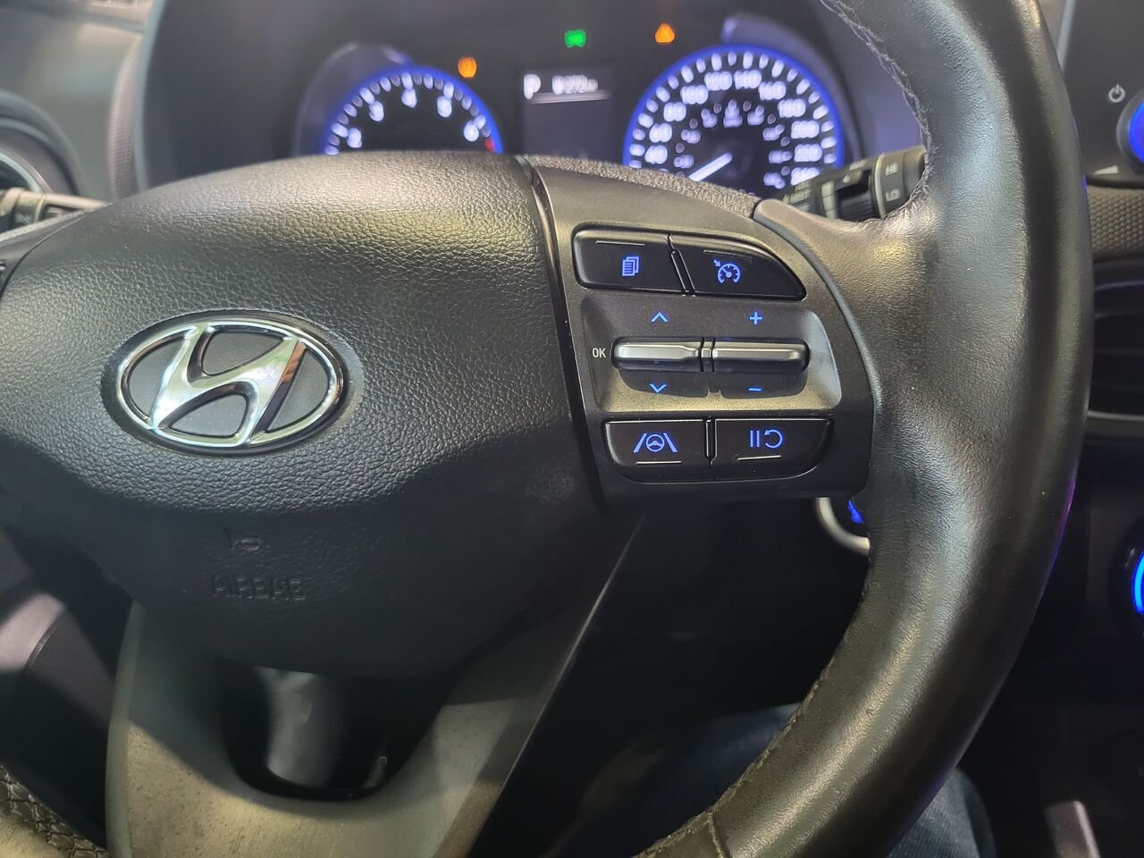 2022 Hyundai Kona White  - photo #16