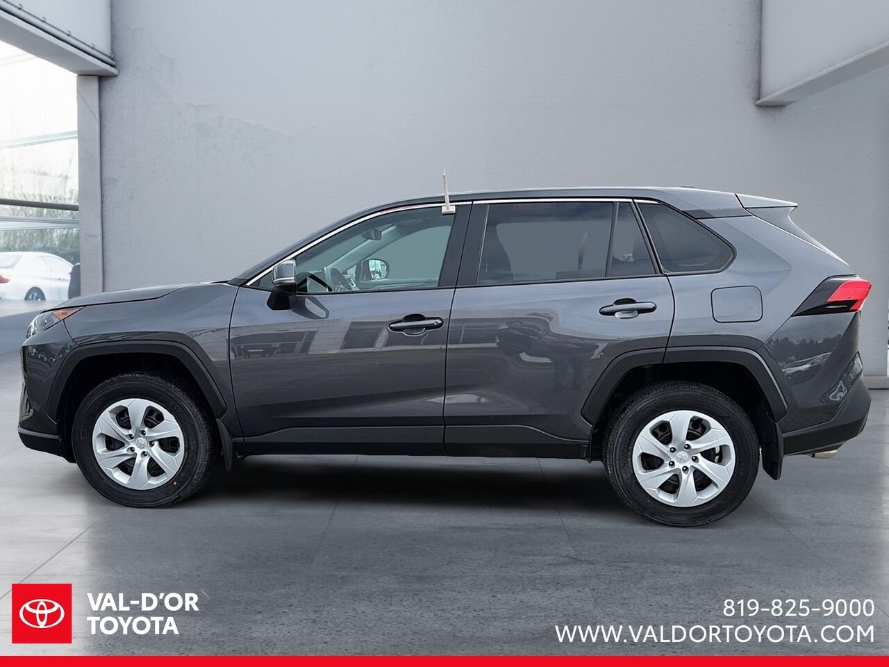 2025 Toyota RAV4 LE TI Grey Val-d'Or - photo #4