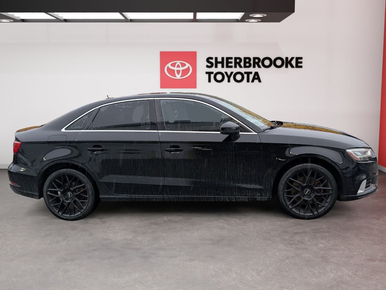 2018 Audi A3 berline WAUE8GFF8J1008763 Black Sherbrooke - photo #2