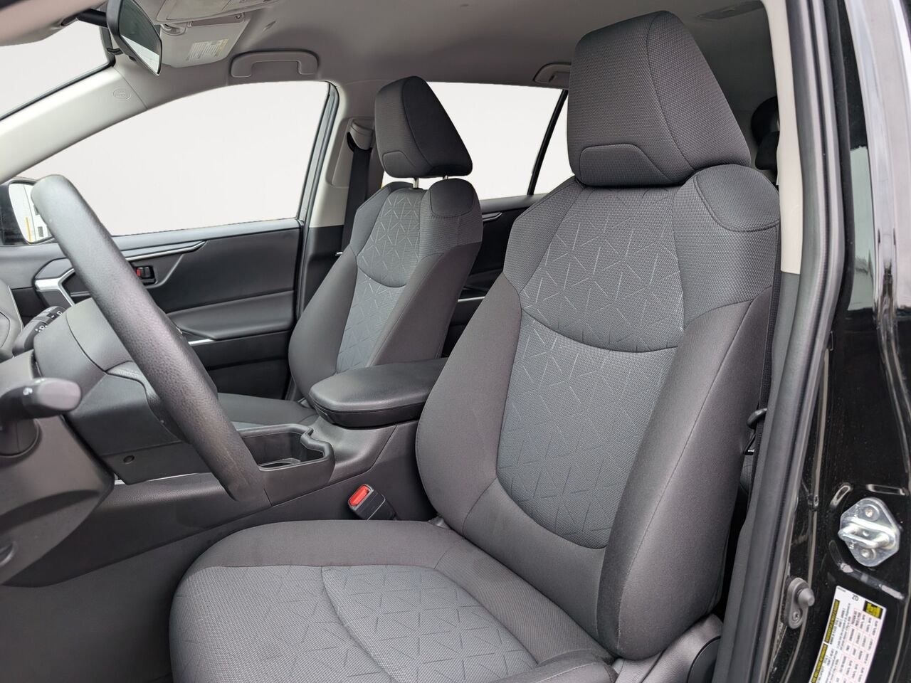 Toyota RAV4 LE/SIÈGES CHAUFFANTS/CAMÉRA DE RECUL/BLUETOOTH/AC/ 2025 Noir Sherbrooke - photo #6