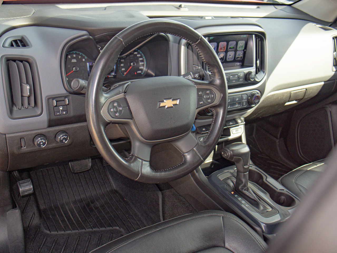 2018 Chevrolet Colorado 4WD Crew Cab 128.3 Z71 Red Sherwood Park - photo #19