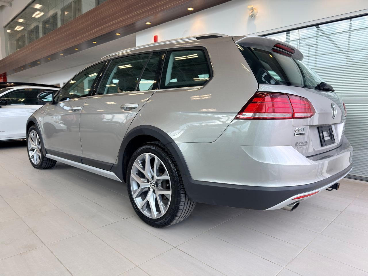 Volkswagen Golf Alltrack 2019 Gris Notre-Dame-des-Prairies - photo #9