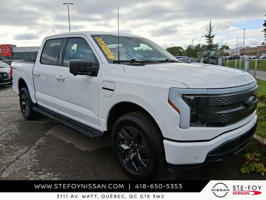 Ford F-150 Lightning XLT STANDARD RANGE XLT cabine SuperCrew 4RM caisse de 5,5 pi 2023 Blanc
