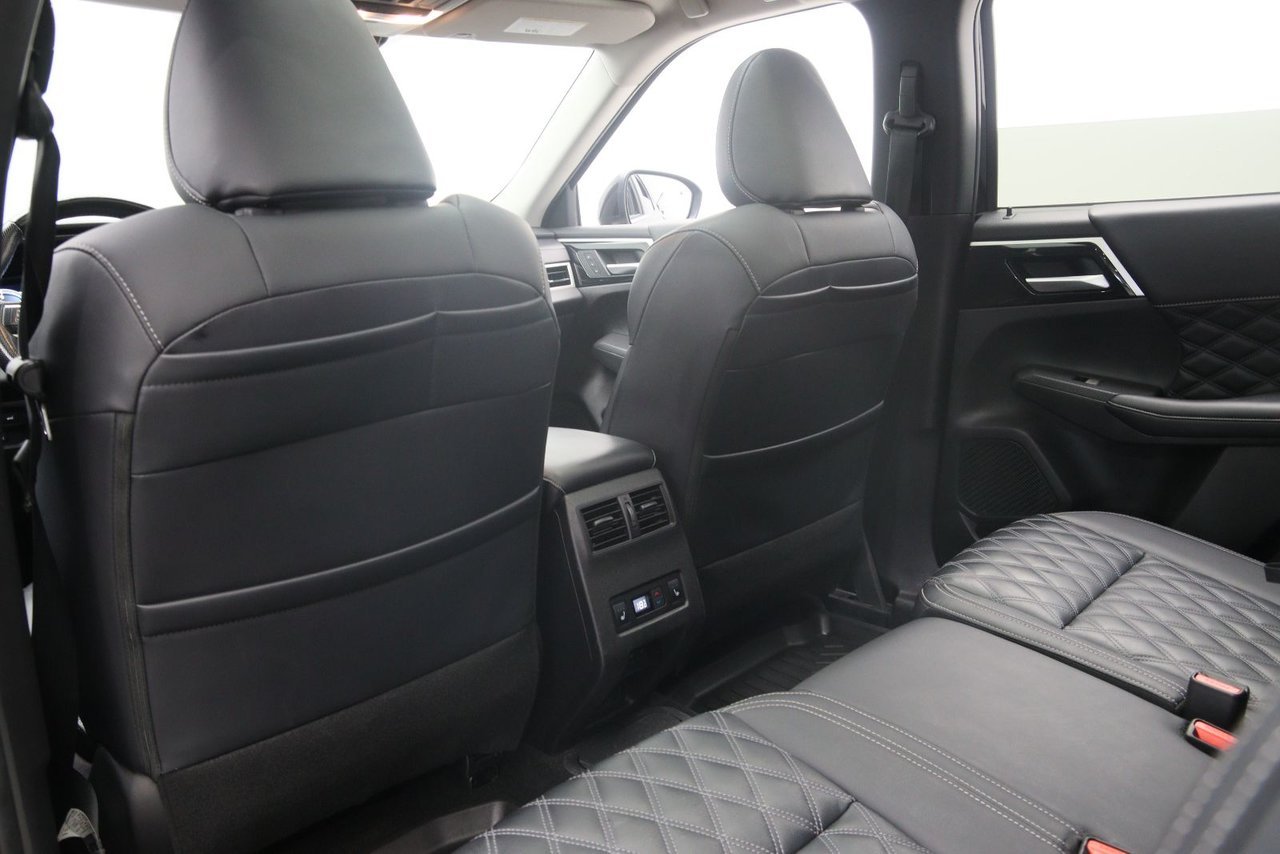 Mitsubishi Outlander PHEV 2024 Noir Baie-Comeau - photo #8