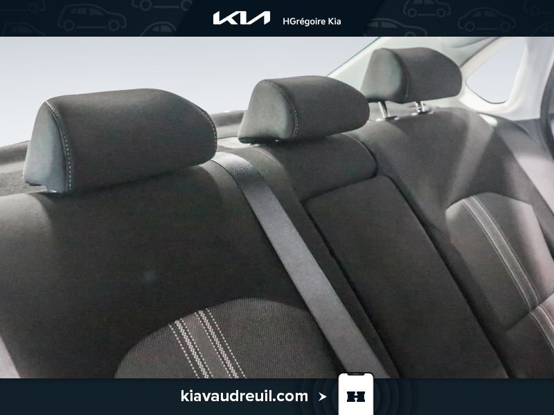 2024 Kia Forte White Saint-Eustache - photo #23