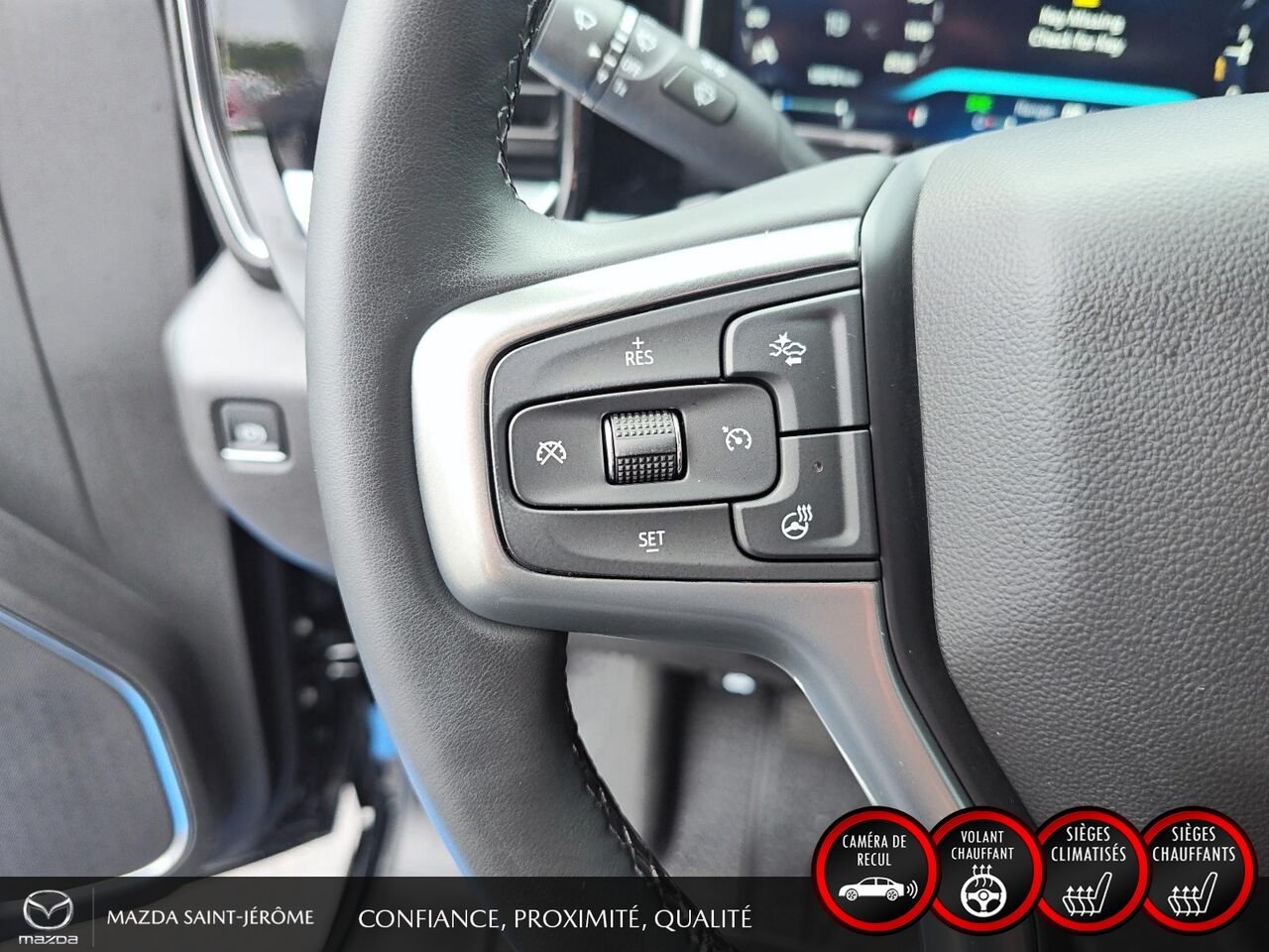 2026 Chevrolet Silverado 1500 RST | CABINE MULTIPLACE | COUVRE-CAISSE RIGIDE | MARCHEPIEDS Black Saint-Jérôme - photo #14