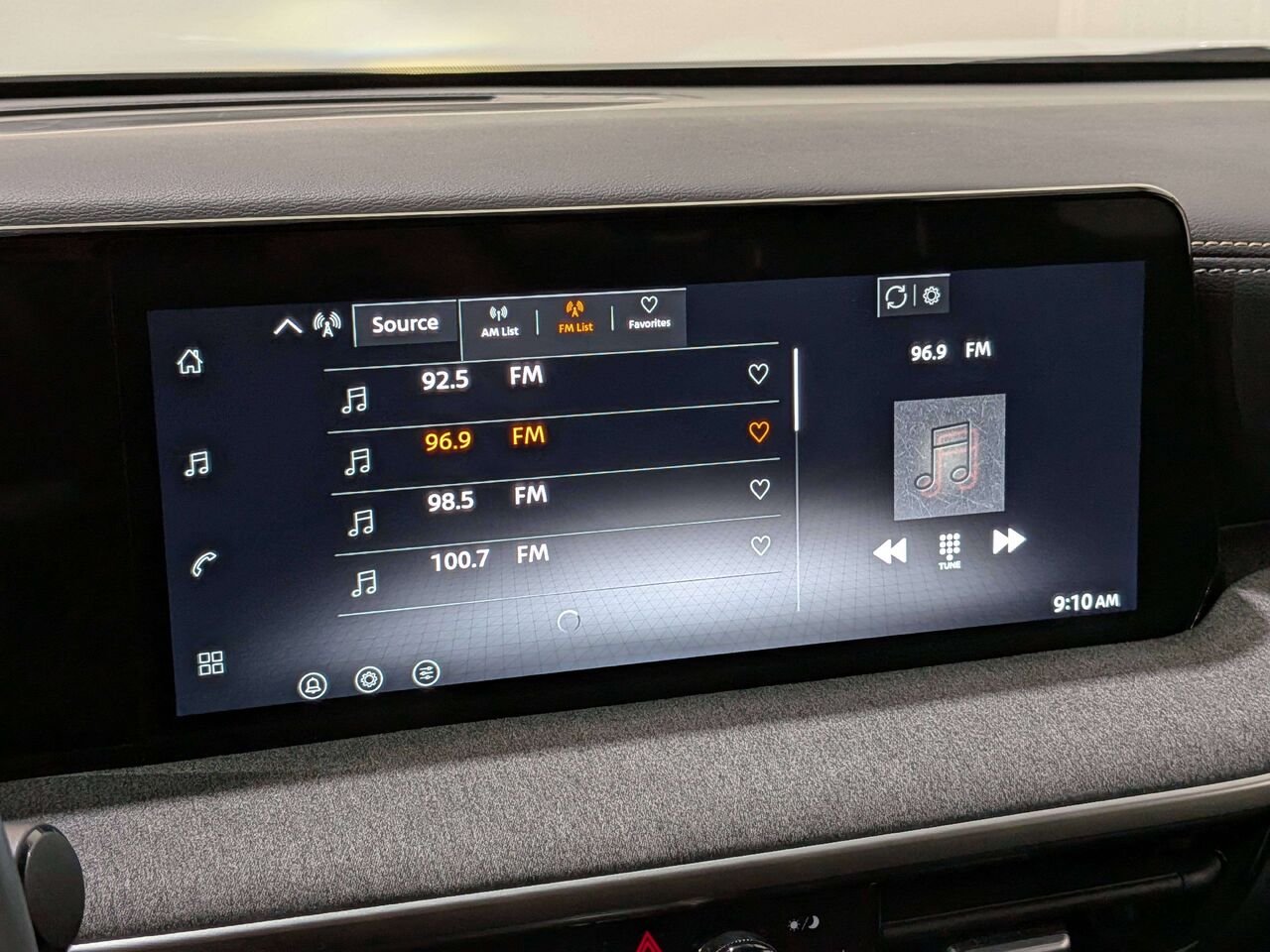 2026 Nissan Kicks SV AWD White Val-David - photo #20