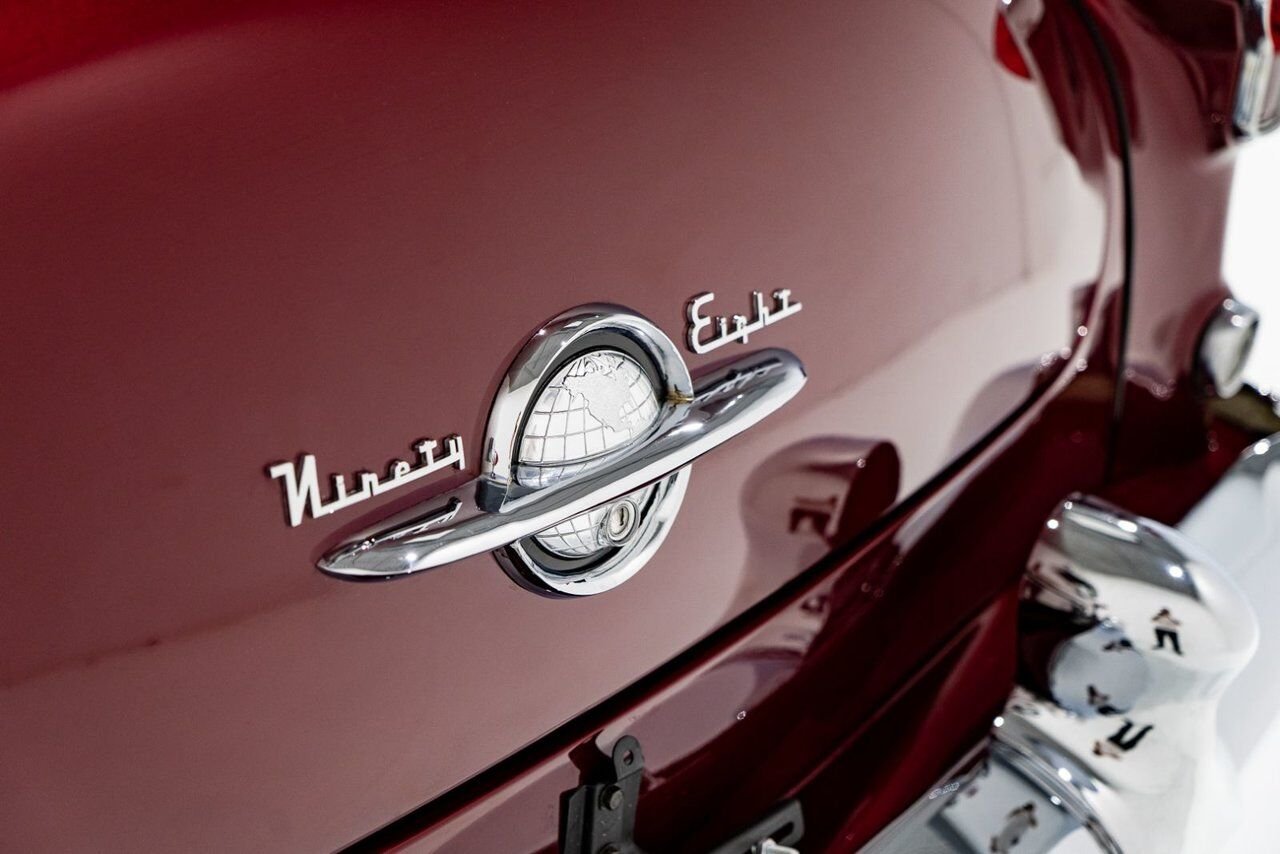 Oldsmobile 98 PRIX EN USD | Convertible Beautifully Presented from complete Restoration 1953 Rouge Montréal - photo #5