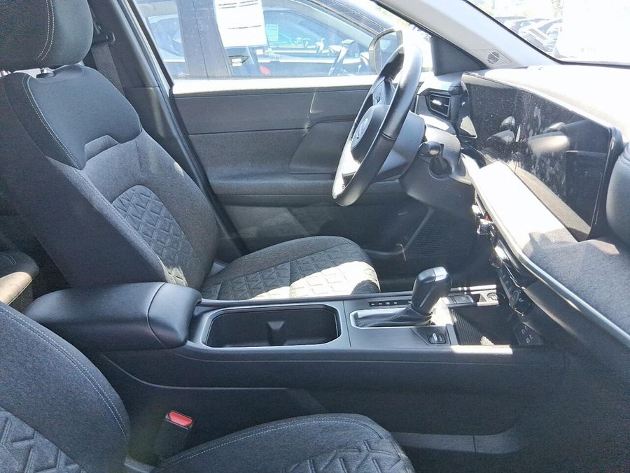 2025 Nissan Kicks SV TA 2025 White