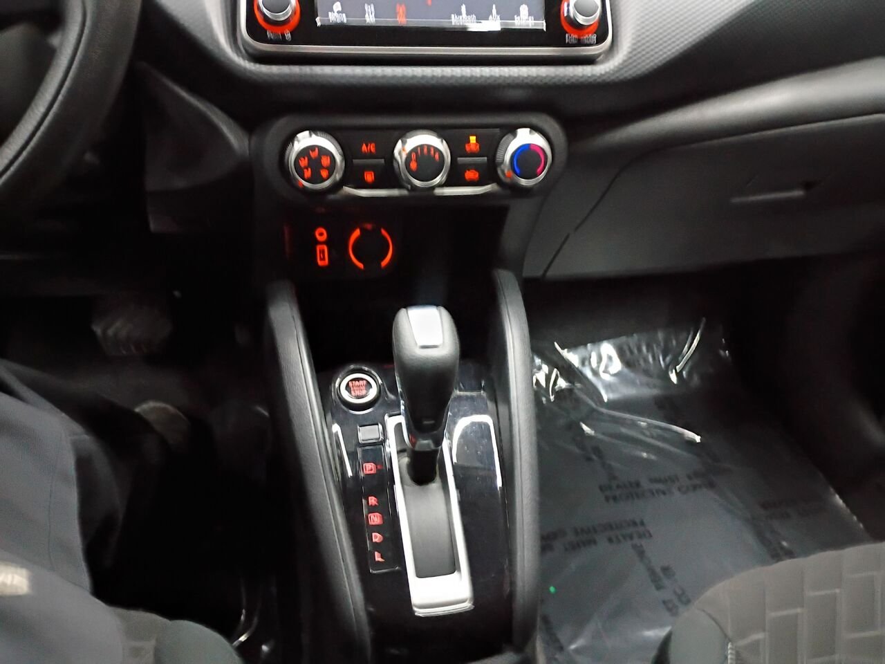 2021 Nissan Kicks Black Blainville - photo #26