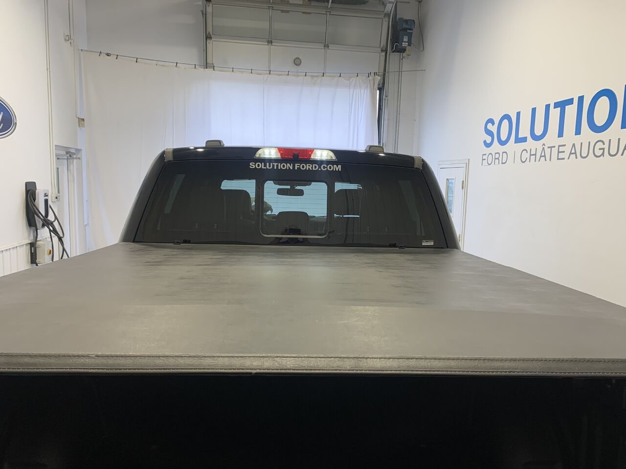 2024 Ford F-150 Lightning LARIAT Black Saint-Eustache - photo #12