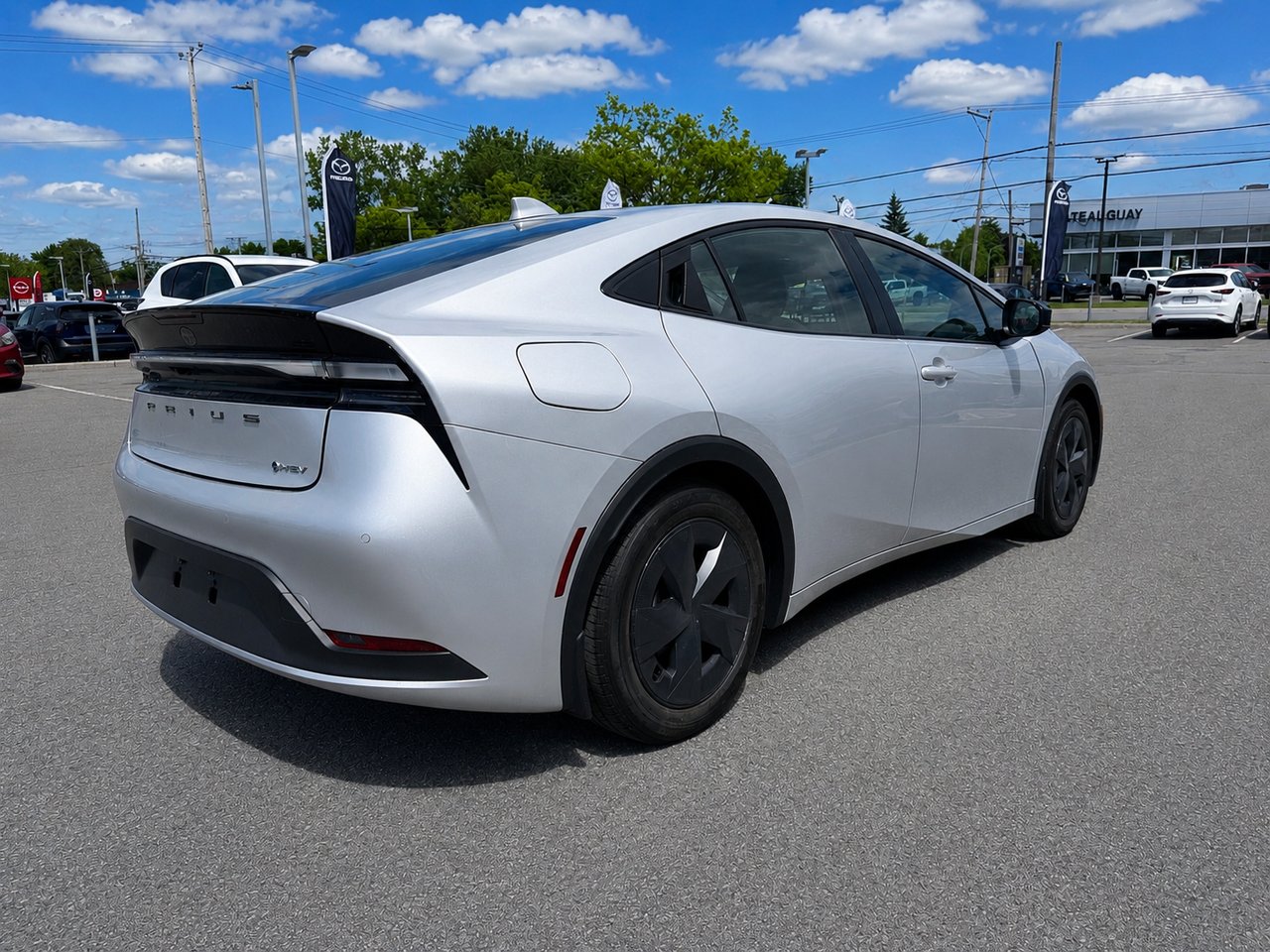 Toyota Prius HYBRIDE BRANCHABLE JAMAIS ACCIDENTÉ / AUTONOMIE COMBINÉ DE PRES DE 980 KM 2025 Gris Châteauguay - photo #4