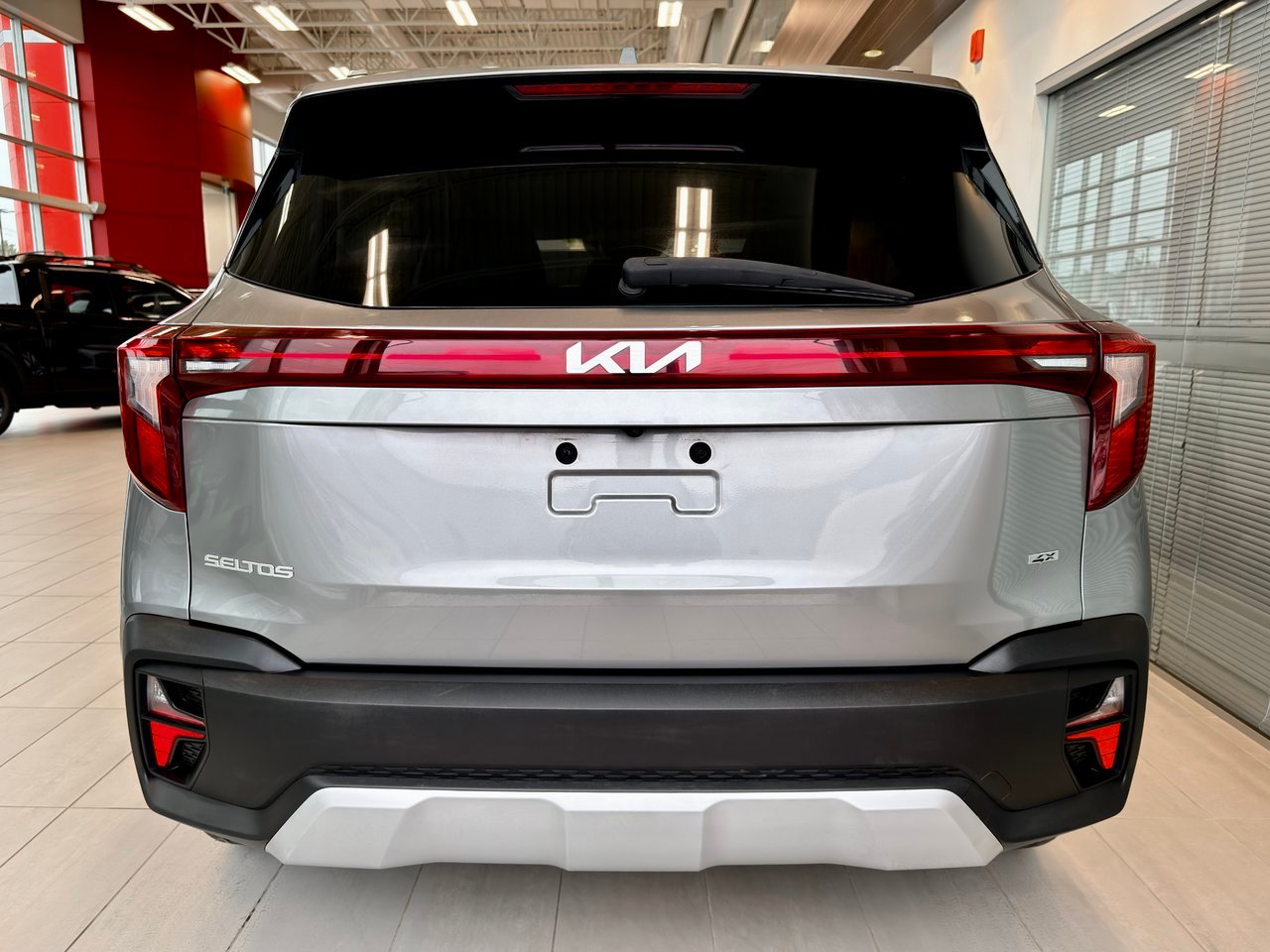 2024 Kia Seltos gray Notre-Dame-des-Prairies - photo #9