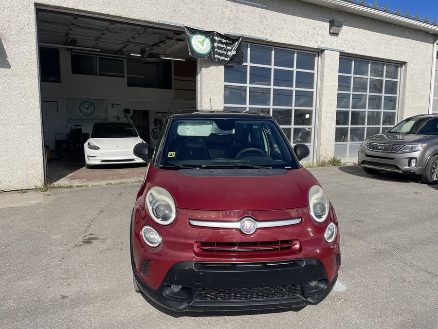 2015 FIAT 500L 2015 Red