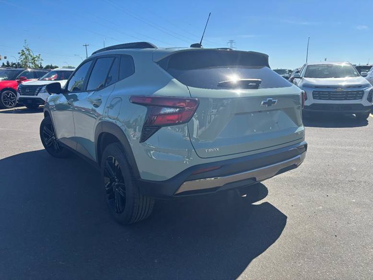 2025 Chevrolet Trax FWD 4dr ACTIV Green Sherwood Park - photo #3