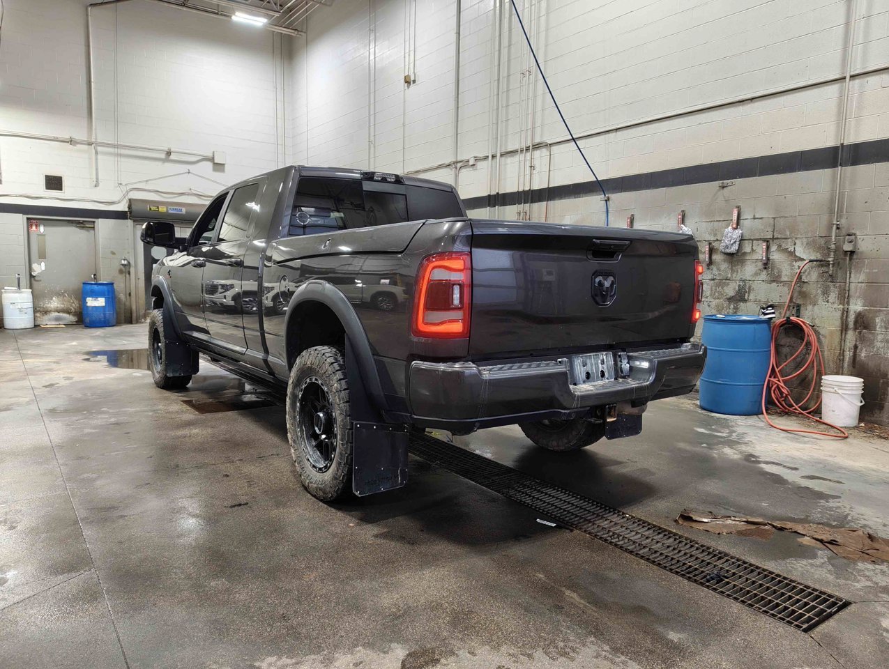 2022 Ram 3500 Limited 4x4 Mega Cab 6'4 Box Grey Sherwood Park - photo #4
