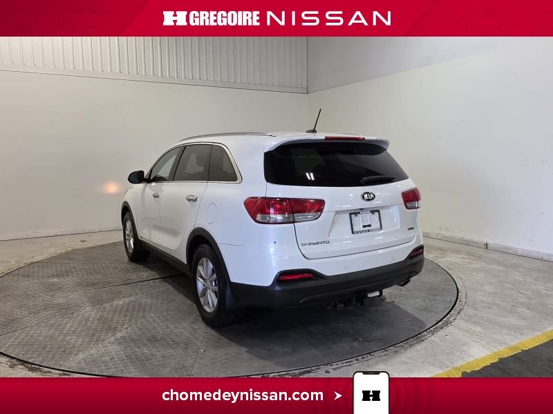 2016 Kia Sorento White Laval - photo #5