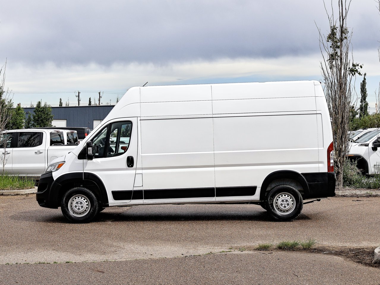 2024 Ram ProMaster Cargo Van Tradesman 3500 Super High Roof 159 WB w/Pass White Sherwood Park - photo #9