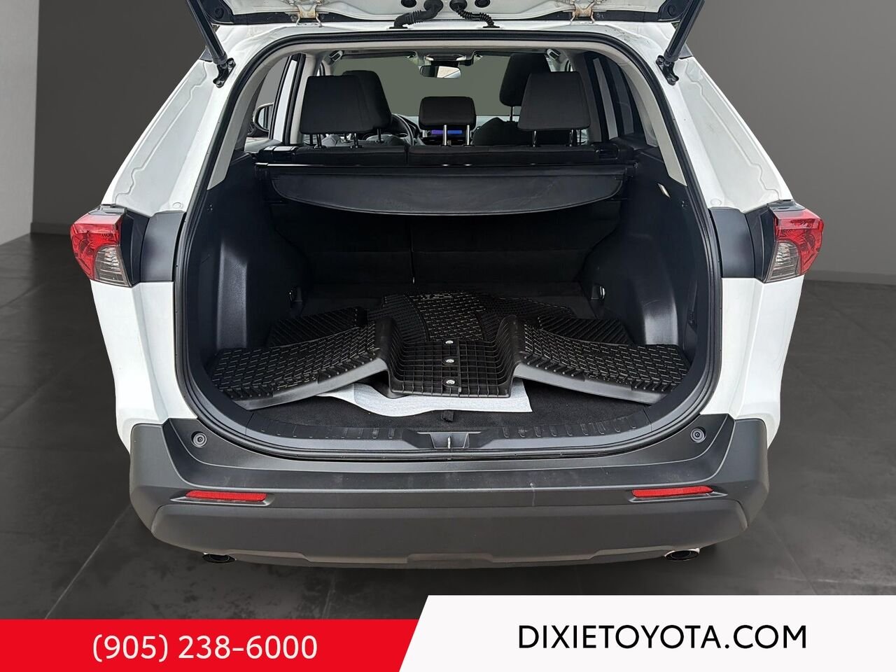 2023 Toyota RAV4 Hybrid XLE AWD / CLEAN CARFAX / HEATED SEATS / MOONROOF / ALLOY WHEELS / CARPLAY AND ANDROID AUTO White Mississauga - photo #20