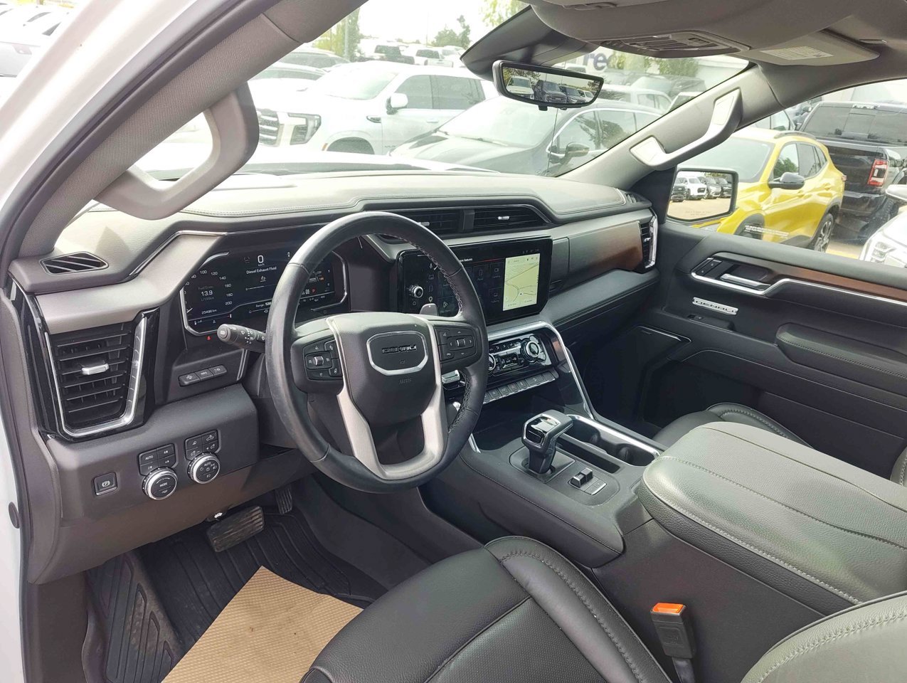 2025 GMC Sierra 1500 4WD Crew Cab 147 Denali White Sherwood Park - photo #6