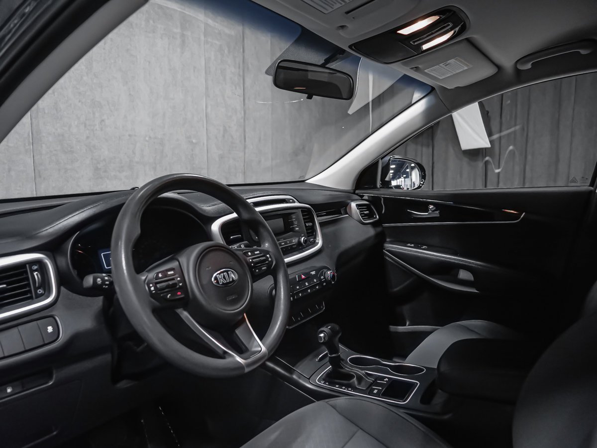 2016 Kia Sorento 2.4L LX Grey Montreal - photo #5