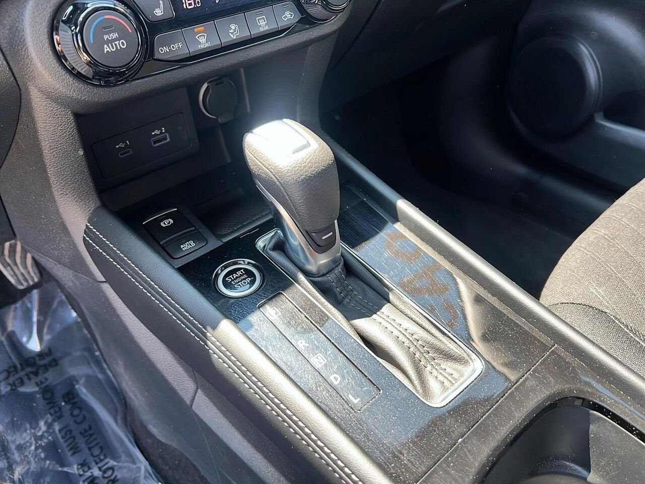 2024 Nissan Kicks SV TA Grey Québec - photo #32