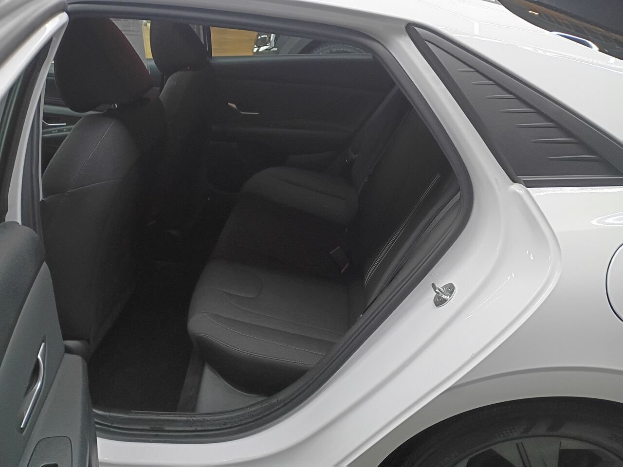 2021 Hyundai Elantra White Blainville - photo #13