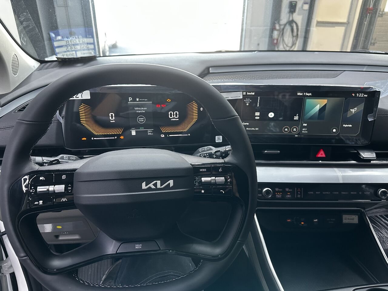 2026 Kia Carnival Hybrid Snow White Pearl Blainville - photo #4