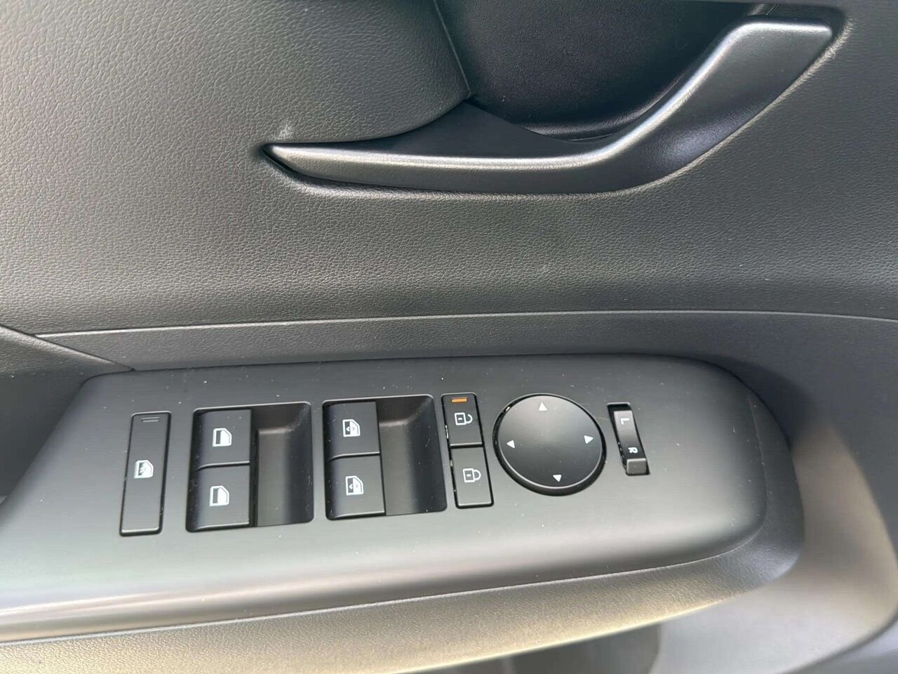 Hyundai Kona 2.0L Preferred TI 2026 Gris Gatineau - photo #17