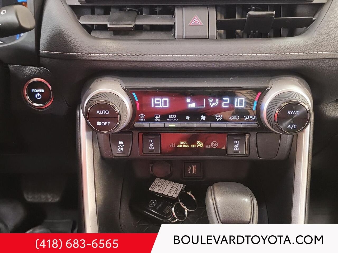 Toyota RAV4 Hybride 100281A-85 | XLE, AWD 2024 Blanc Québec - photo #14