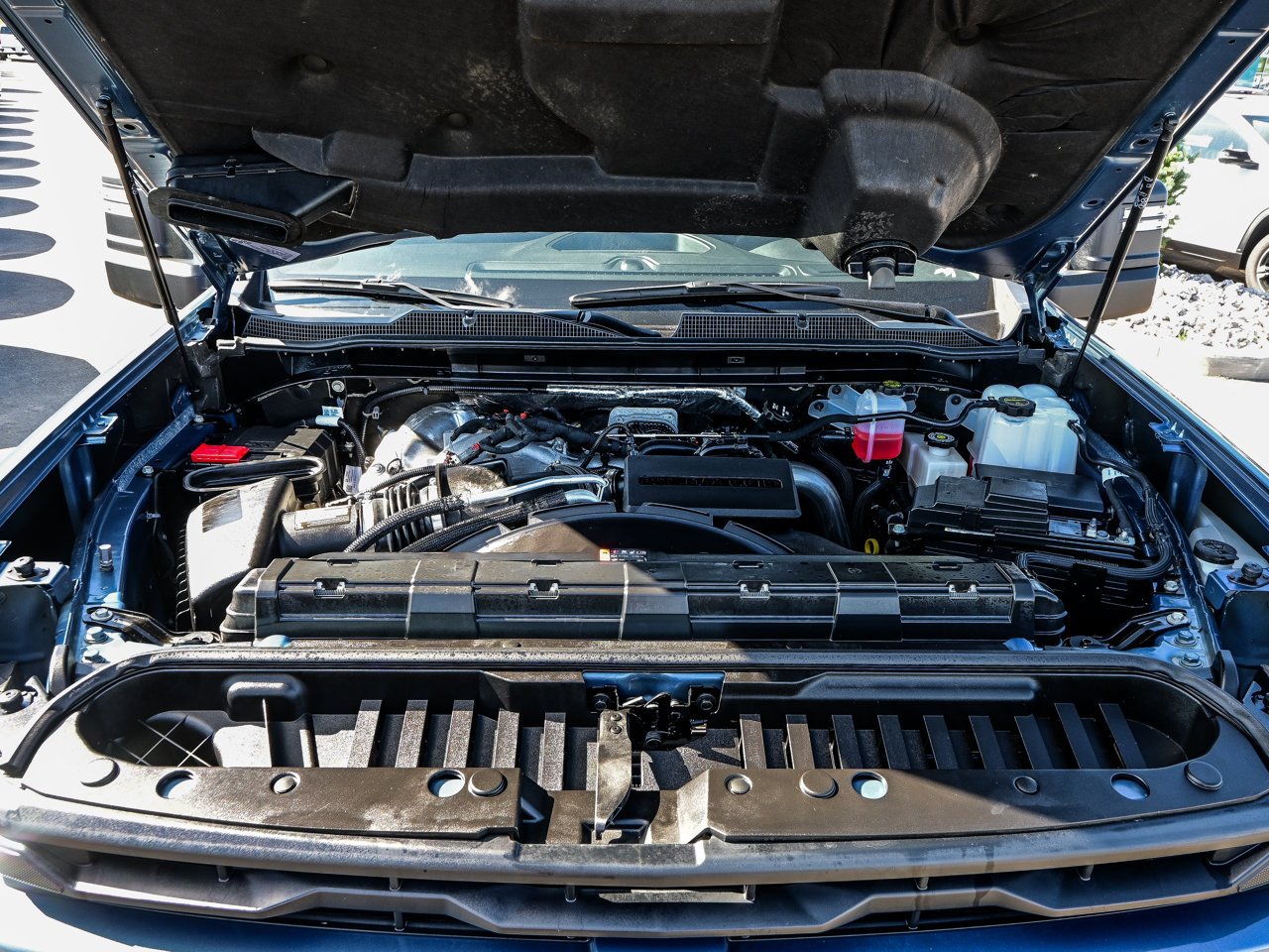 2026 Chevrolet Silverado 2500HD 4WD Crew Cab 159 Custom Blue Sherwood Park - photo #8