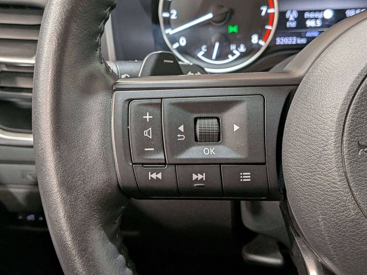 2024 Nissan Rogue AWD S White Val-David - photo #14