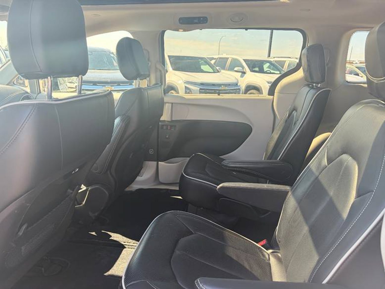 2023 Chrysler Pacifica Limited AWD Grey Sherwood Park - photo #5