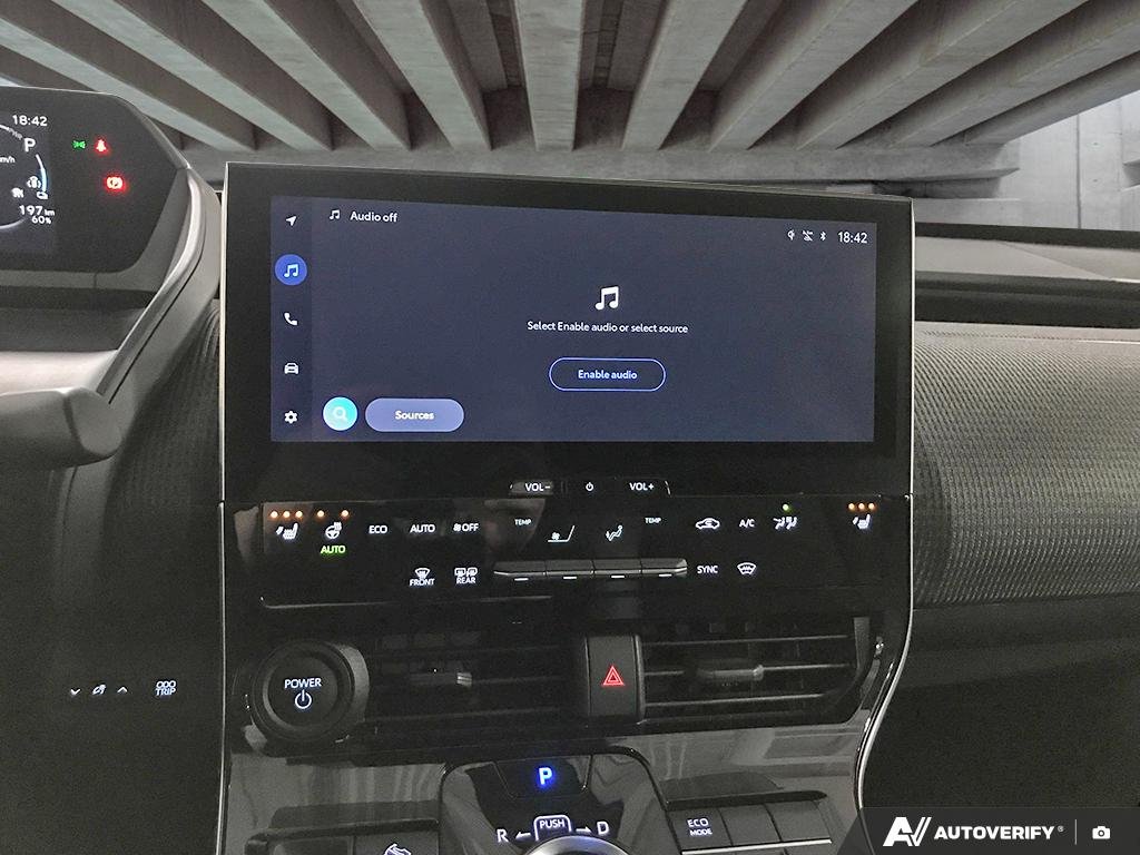 2025 Toyota bZ4X S2501170 | XLE Wind Chill Pearl with Black Roof Edmonton - photo #17