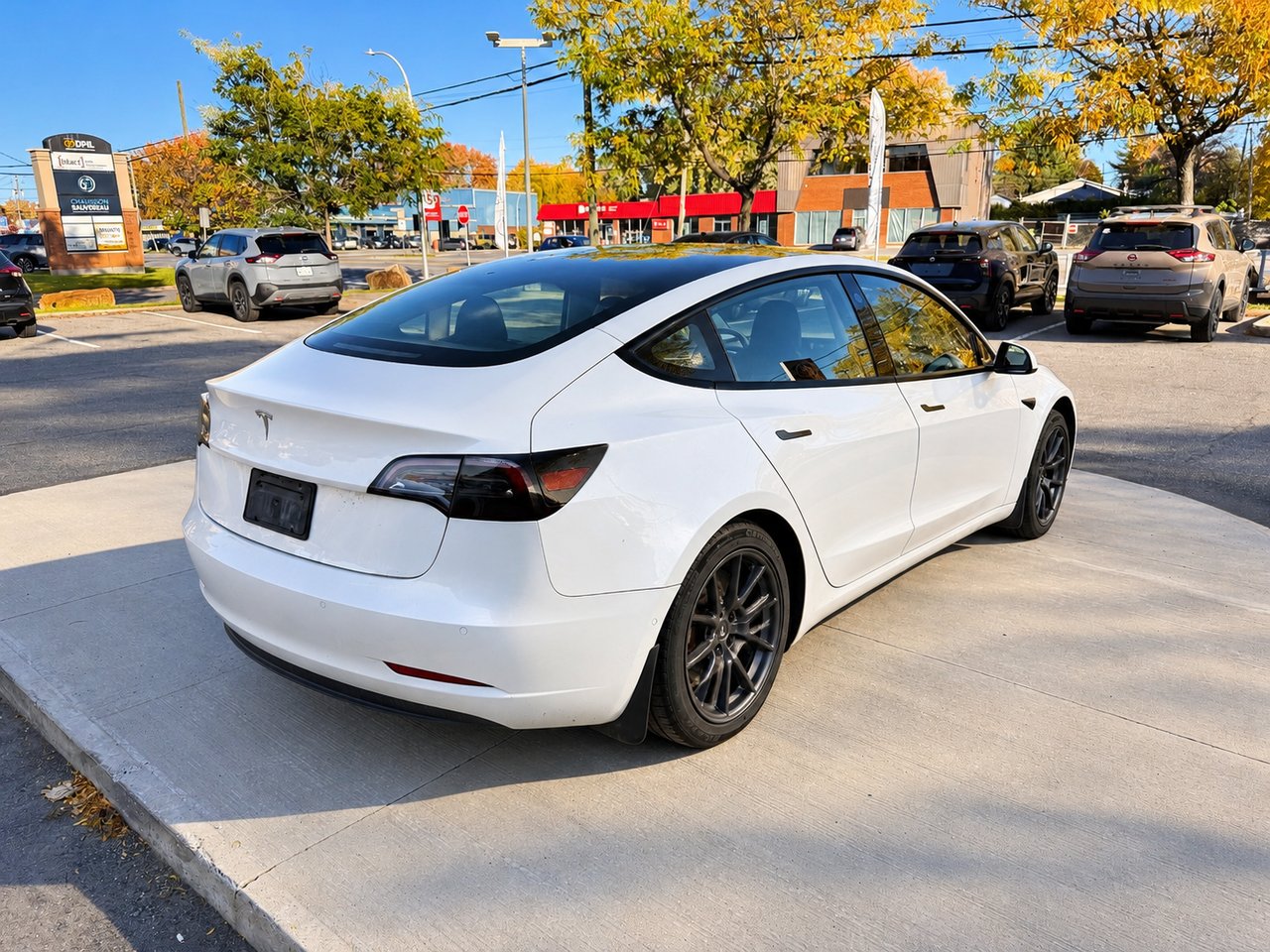 Tesla Model 3 423 km d'autonomie jamais accidenté un seul propriétaire 2021 Blanc Châteauguay - photo #6