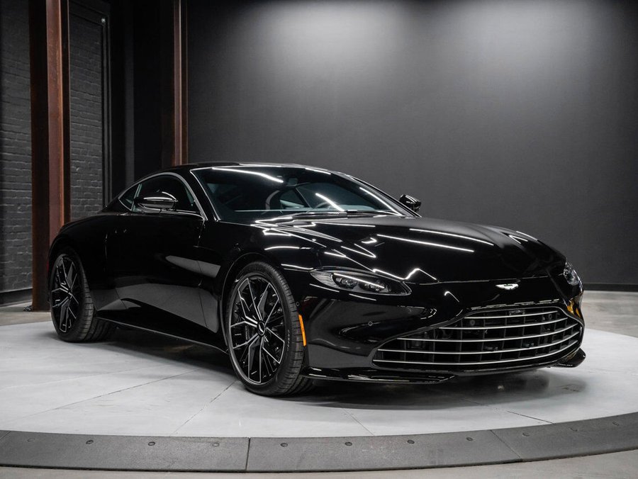 2023 Aston Martin Vantage | Delivery KMs | 360 Camera | Twin Turbo 4.0L V8 Black