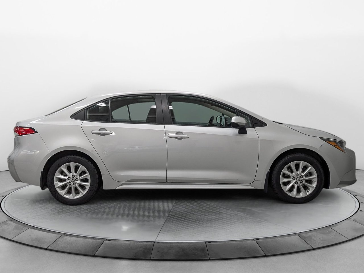 2020 Toyota Corolla LE Saint-Eustache - photo #6
