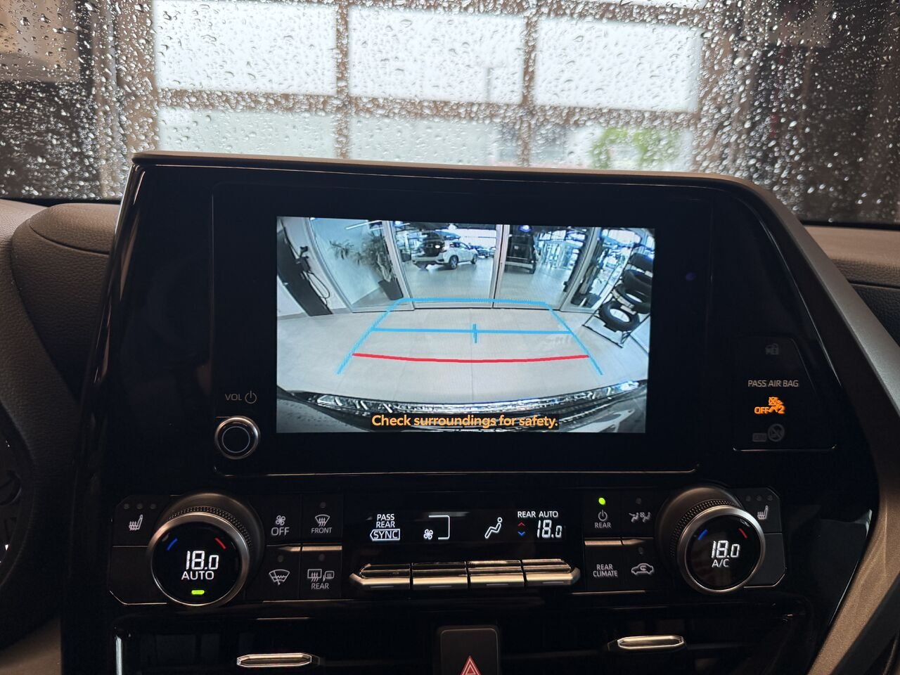 2024 Toyota Highlander Black Saint-Eustache - photo #17