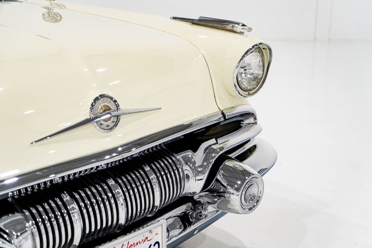 Pontiac Bonneville *PRICE IN USD* Fuel injected 347/315HP 1 of 630 produced 1957 Blanc Montréal - photo #3