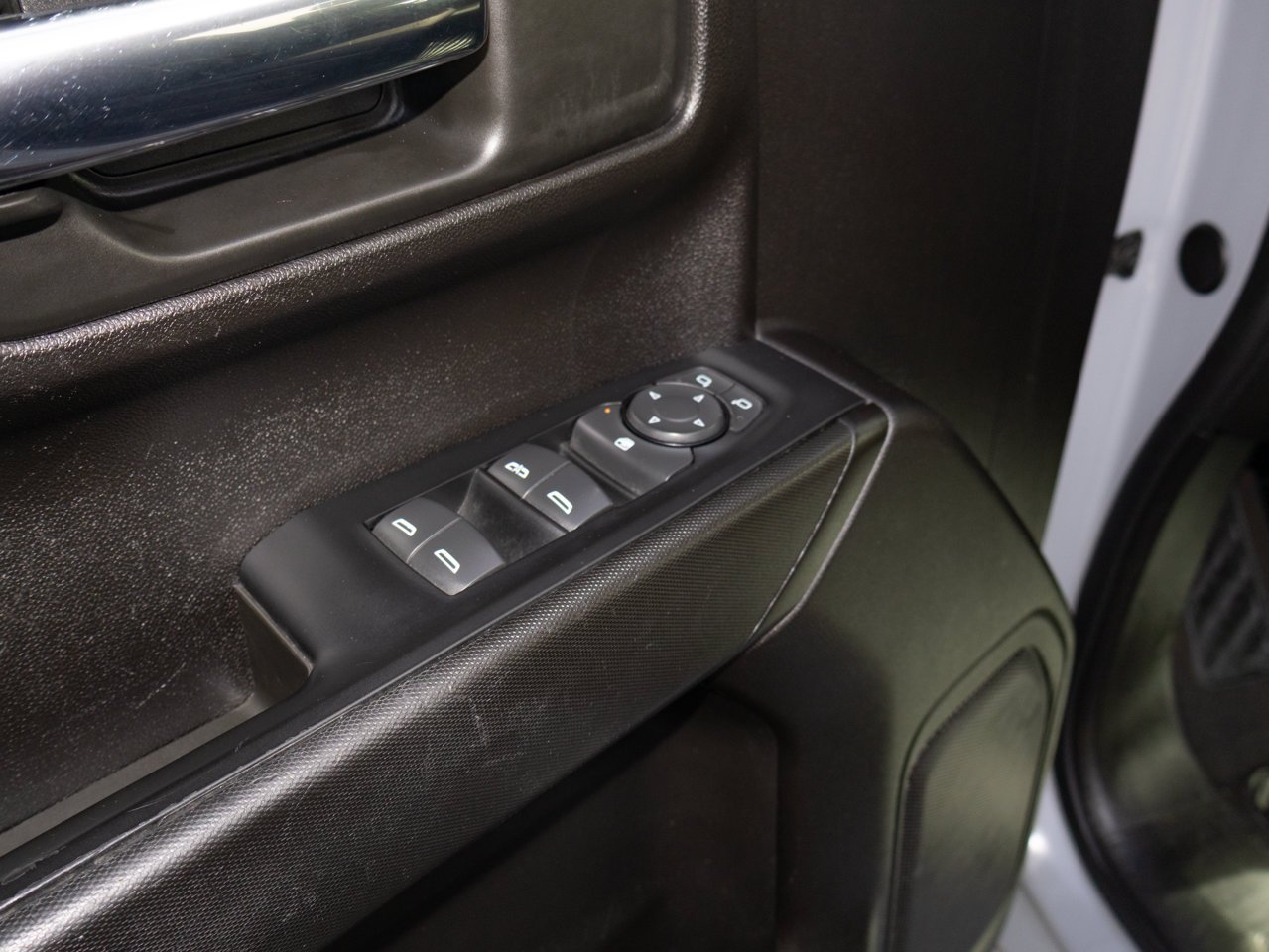 2024 Chevrolet Silverado 1500 4WD Crew Cab 147 Custom Grey Sherwood Park - photo #18