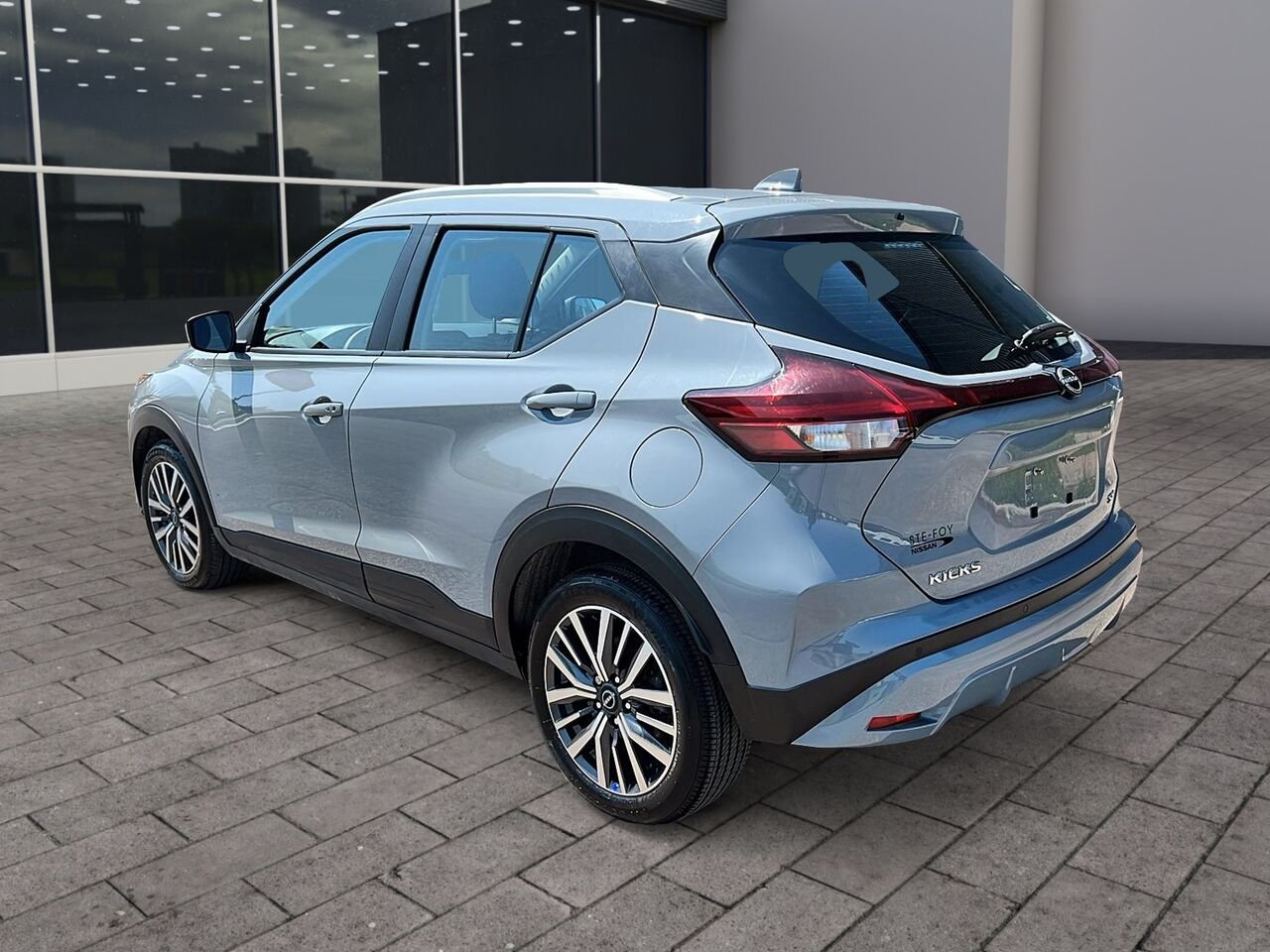 2024 Nissan Kicks SV TA Grey Québec - photo #21