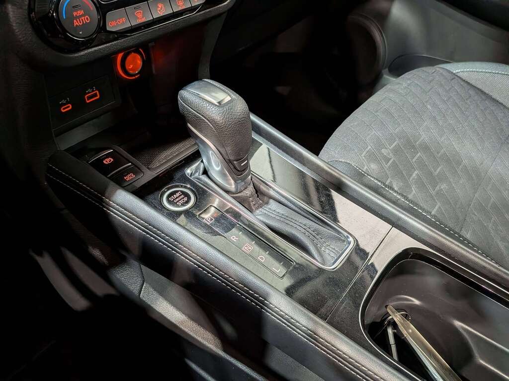 Nissan Kicks SV FWD 2024 Gris Val-David - photo #26
