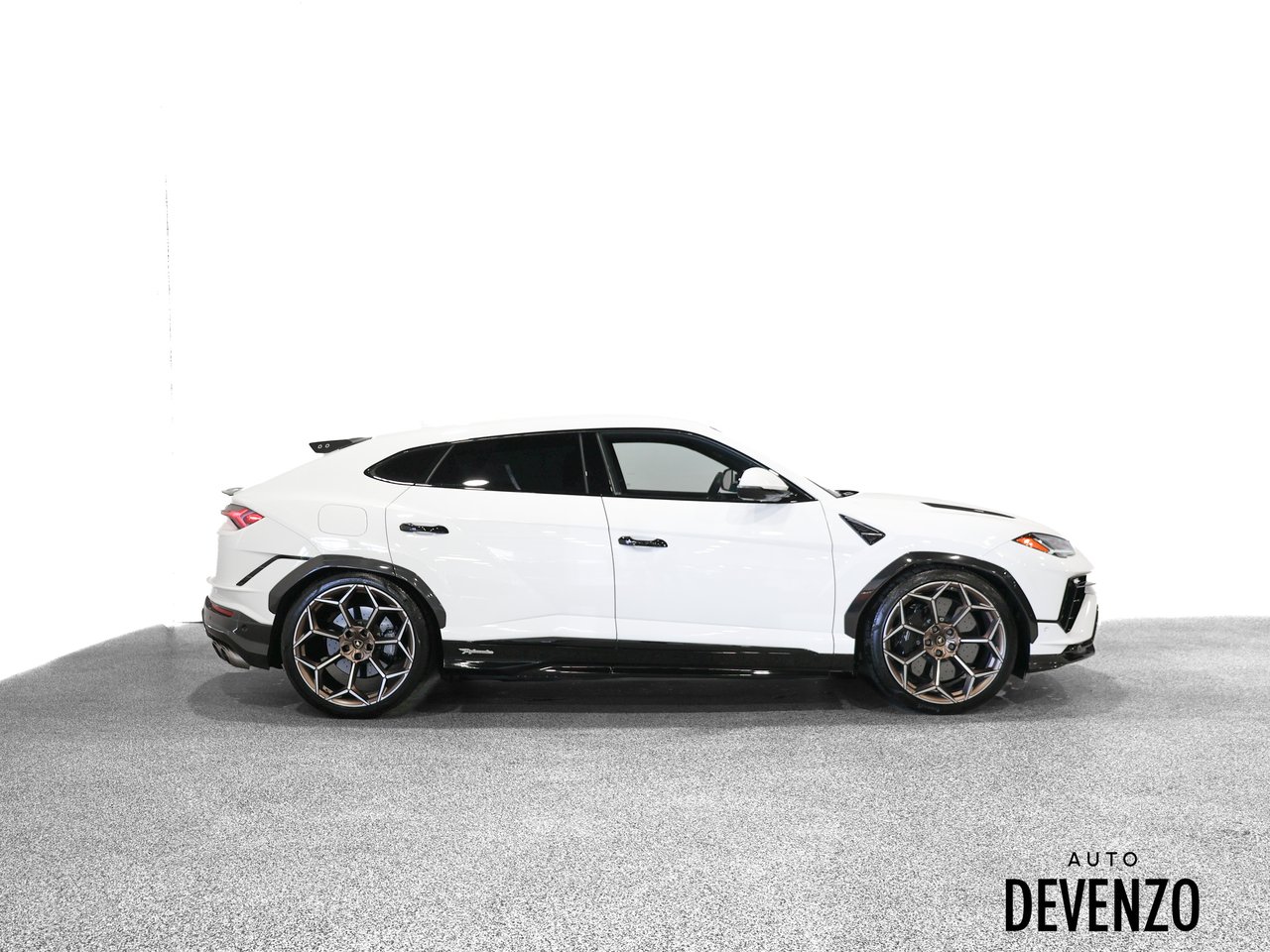 2023 Lamborghini Urus White Saint-Eustache - photo #1