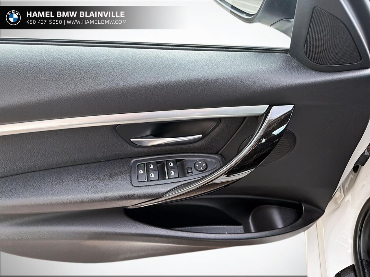 2018 BMW 3 Series 330i xDrive berline White Blainville - photo #10