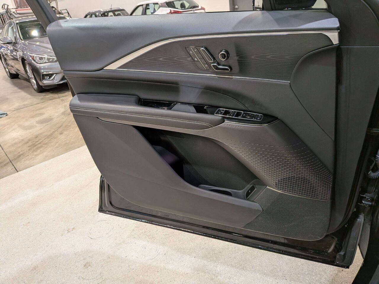 2024 Cadillac LYRIQ 4dr Sport w/1SF Black Val-David - photo #33